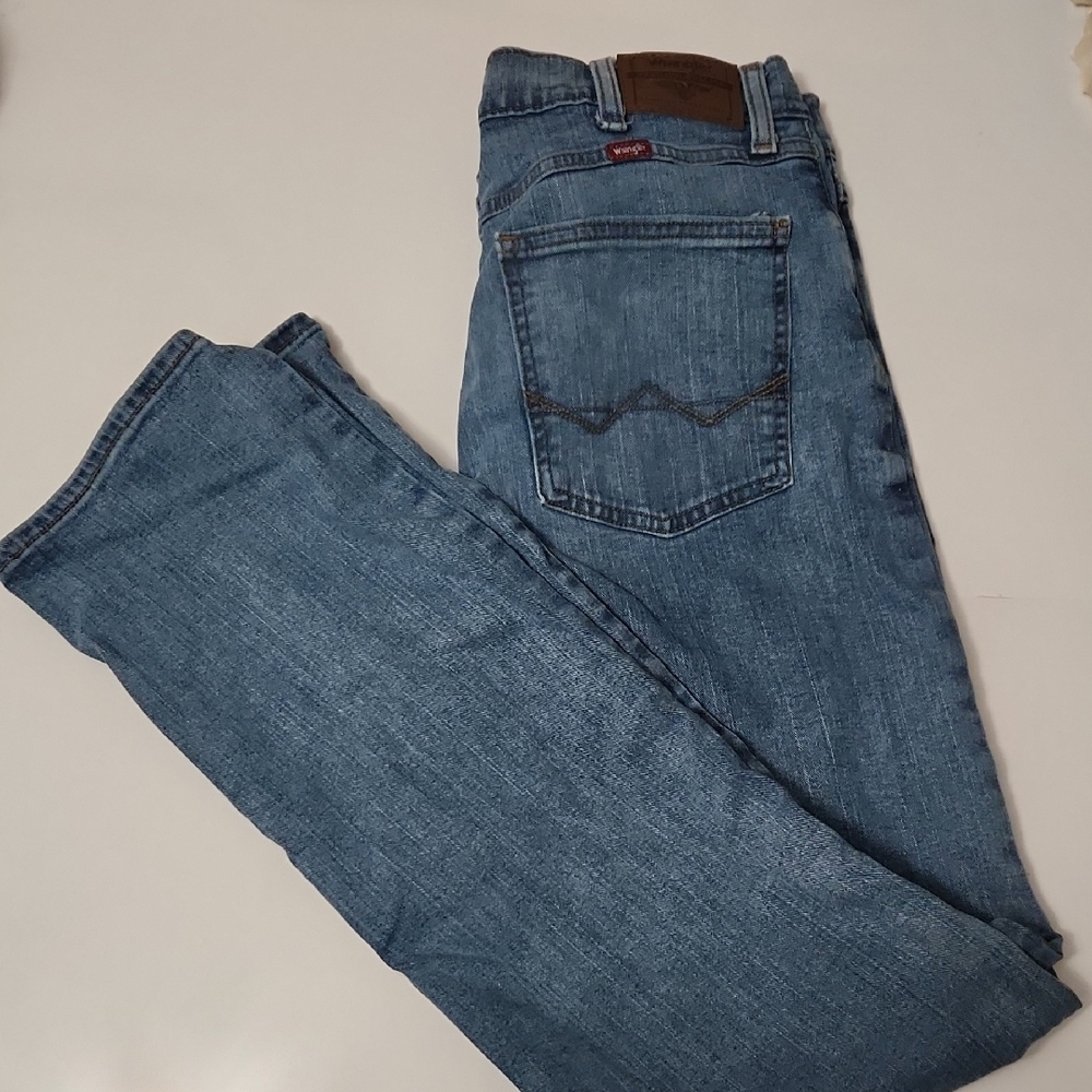 Wrangler Men's Classic Straight Blue Denim Jeans